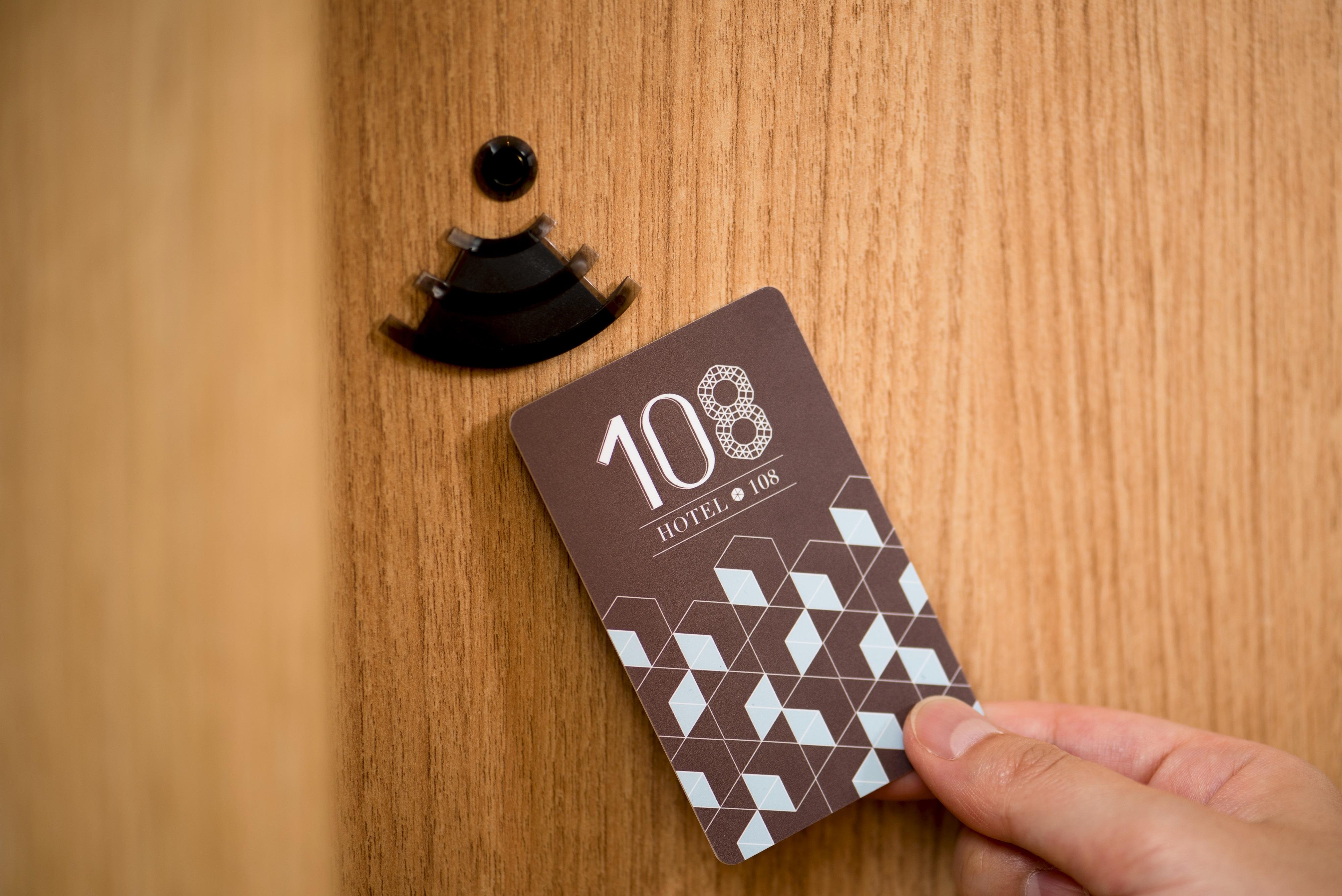 Hotel 108, Гонконг Экстерьер фото